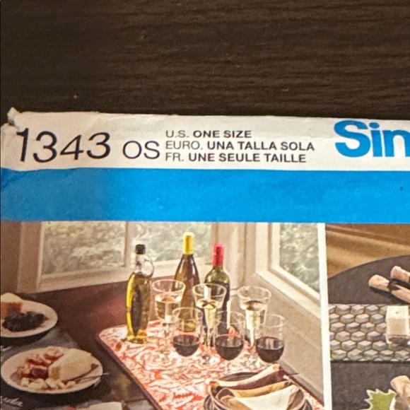 Simplicity Festive Table Decor Pattern Set - Picture 2 of 9